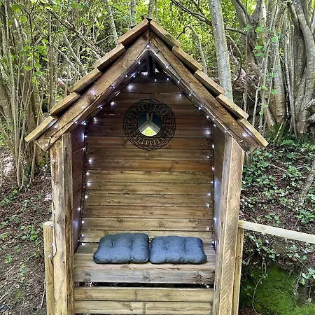 La Foret Tropicale Concepts En Barousse ロッジ Créchets